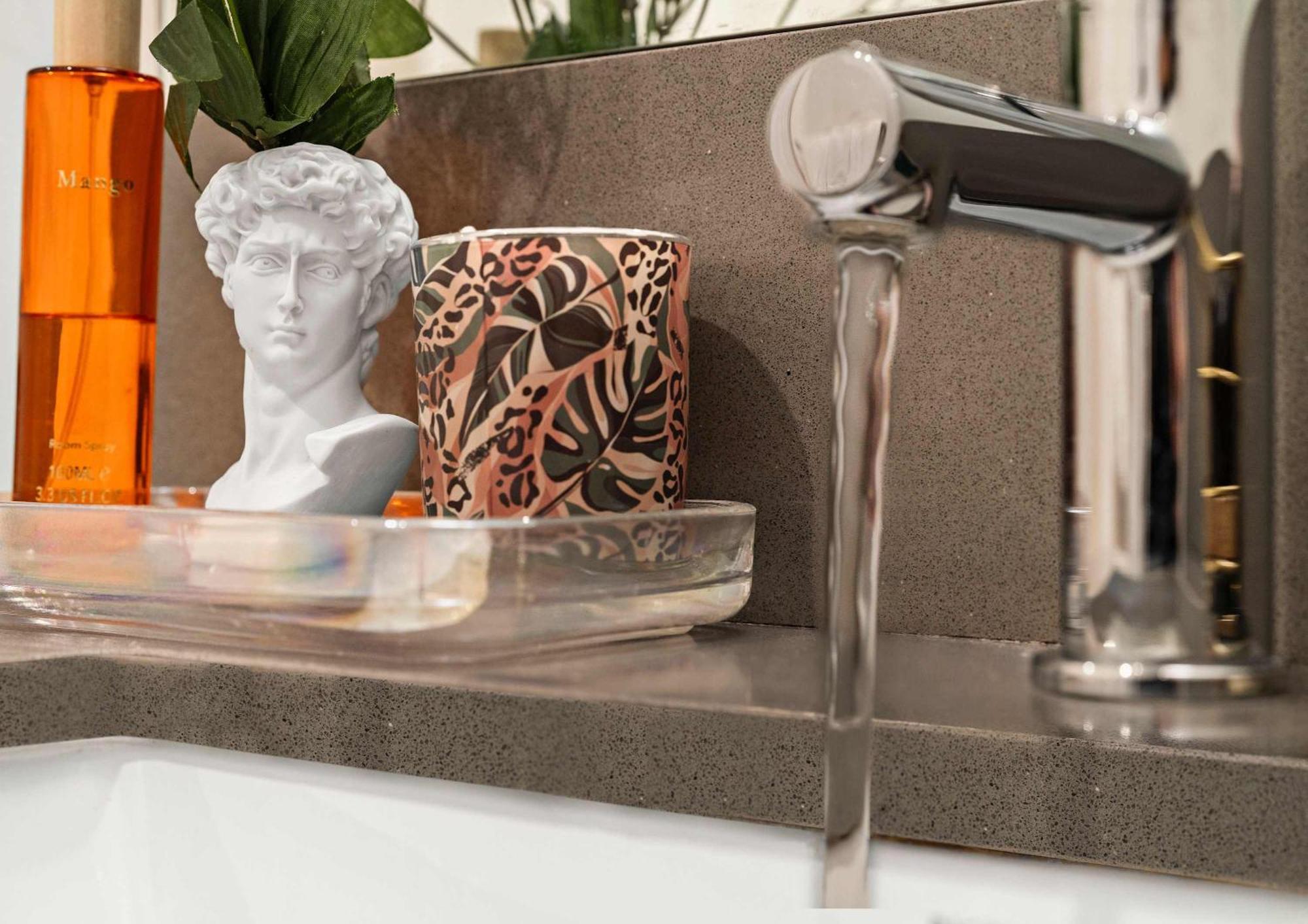 South End Luxe Family Getaway Apartment